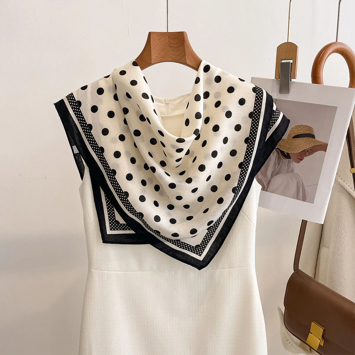 Luxury Polka Dot Printed Squar - Face Scarf Mask 评论和价格