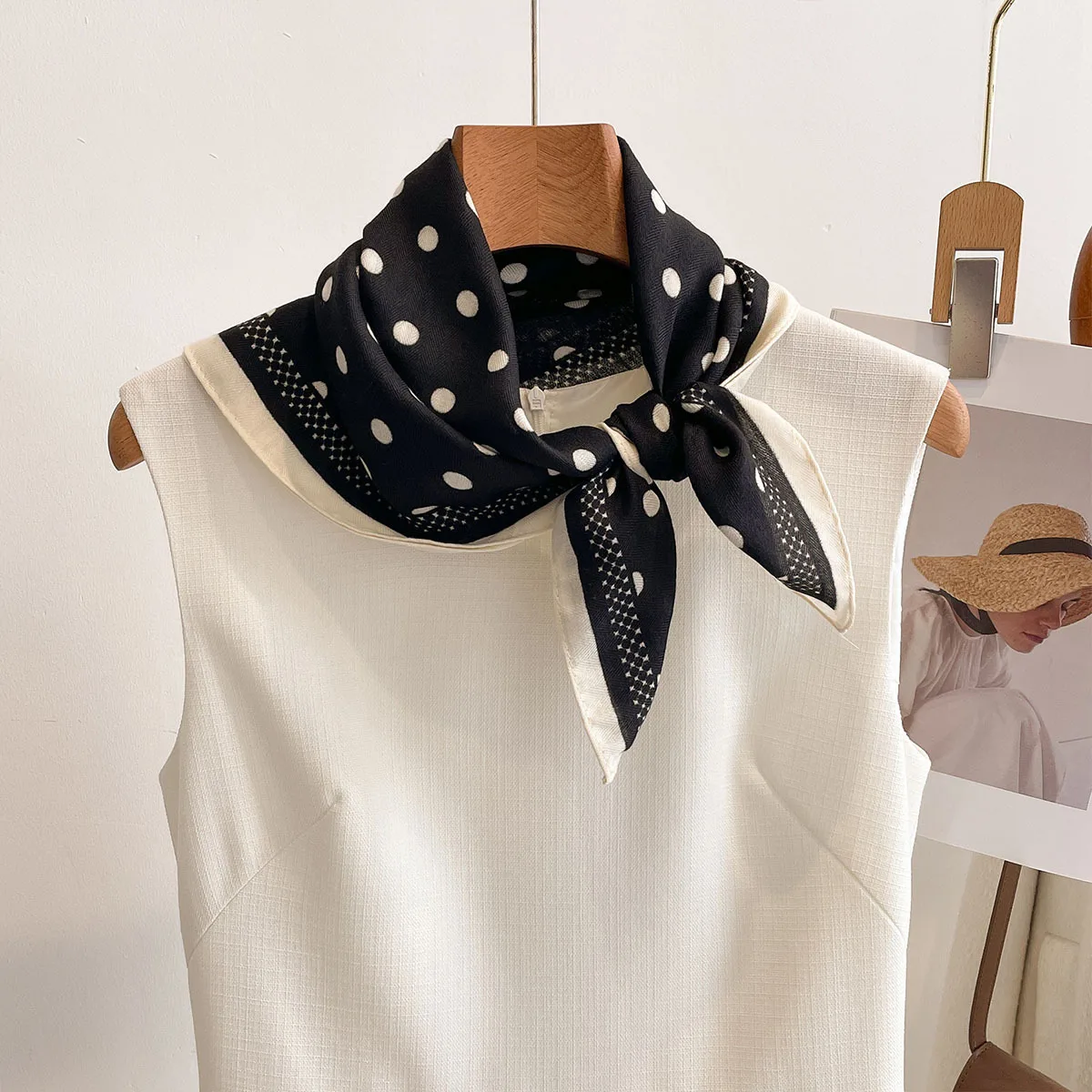 Luxury Polka Dot Printed Squar - Face Scarf Mask 评论和价格