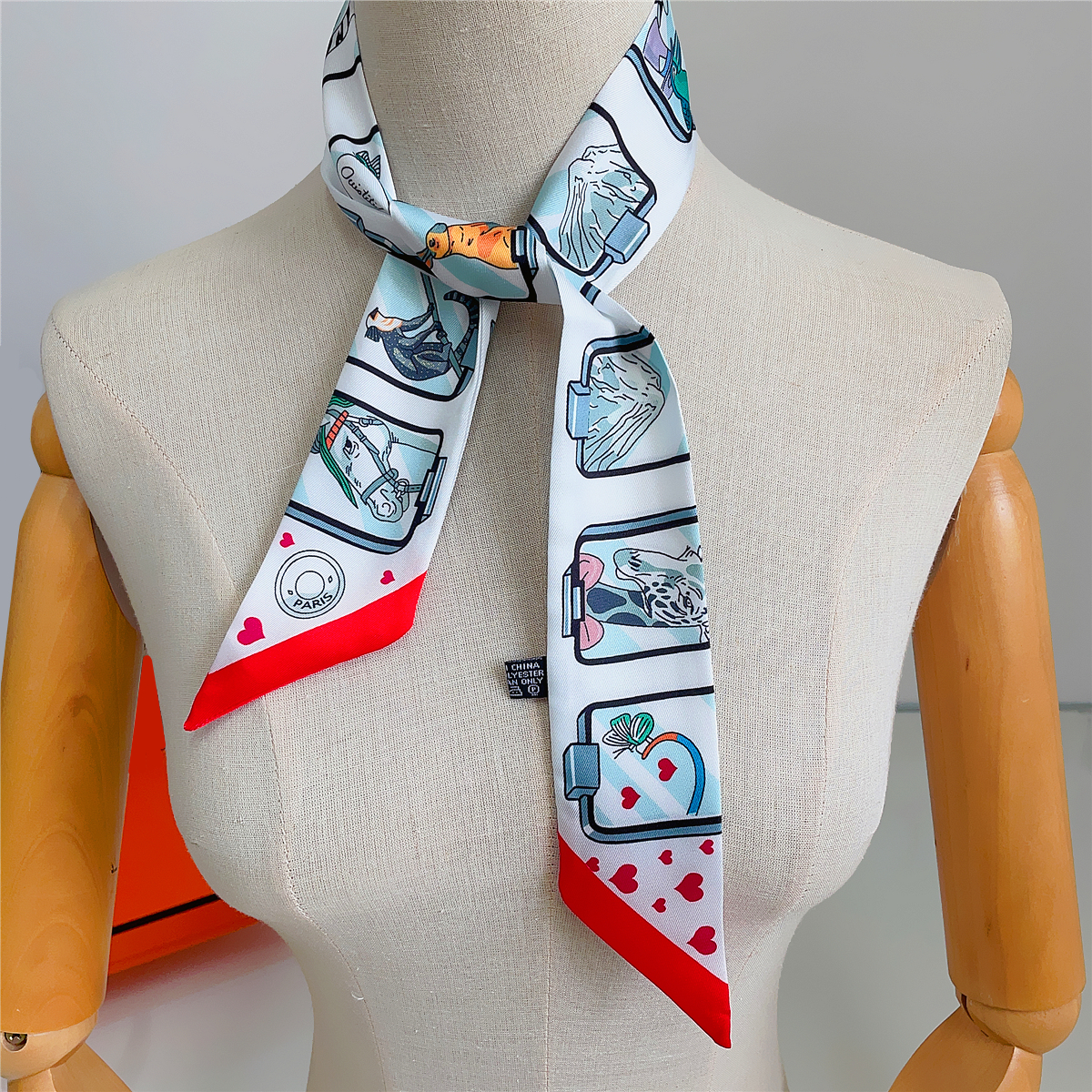 Brand Design Twill 100% Silk S - Face Scarf Mask 评论和价格