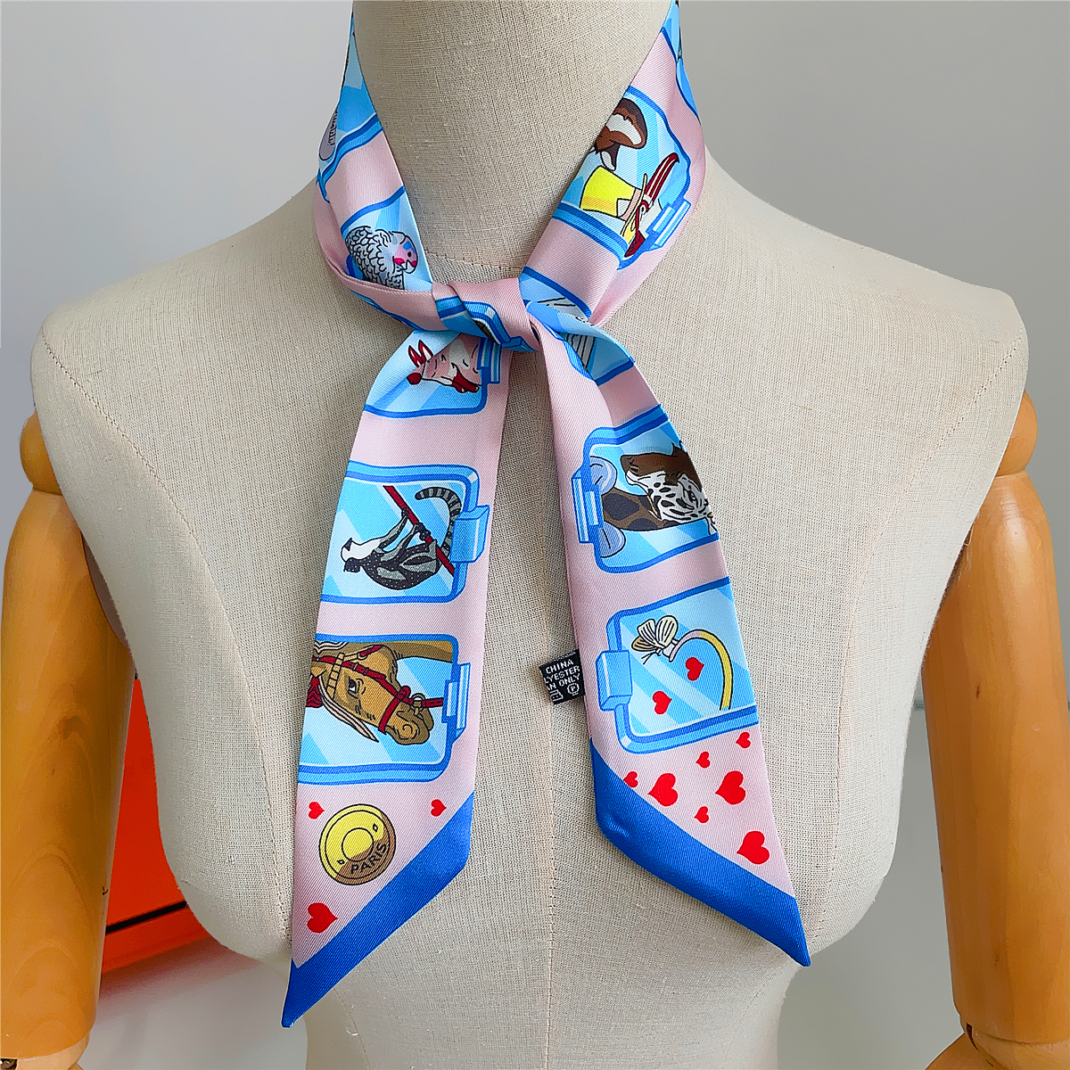 Brand Design Twill 100% Silk S - Face Scarf Mask 评论和价格