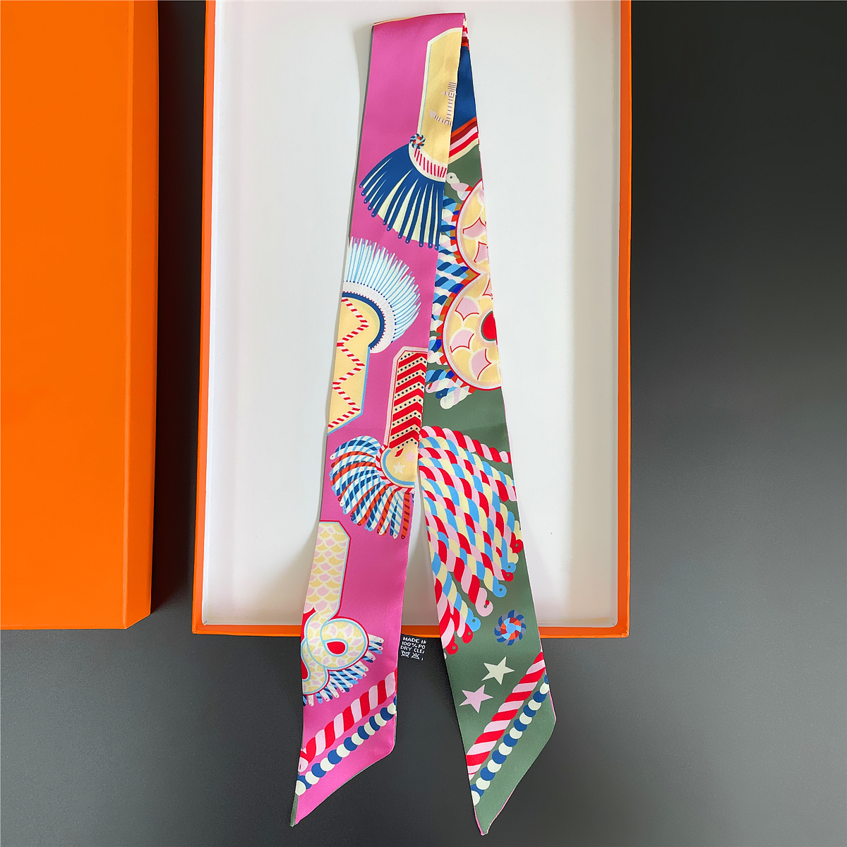 Brand Design Twill 100% Silk S - Face Scarf Mask 评论和价格