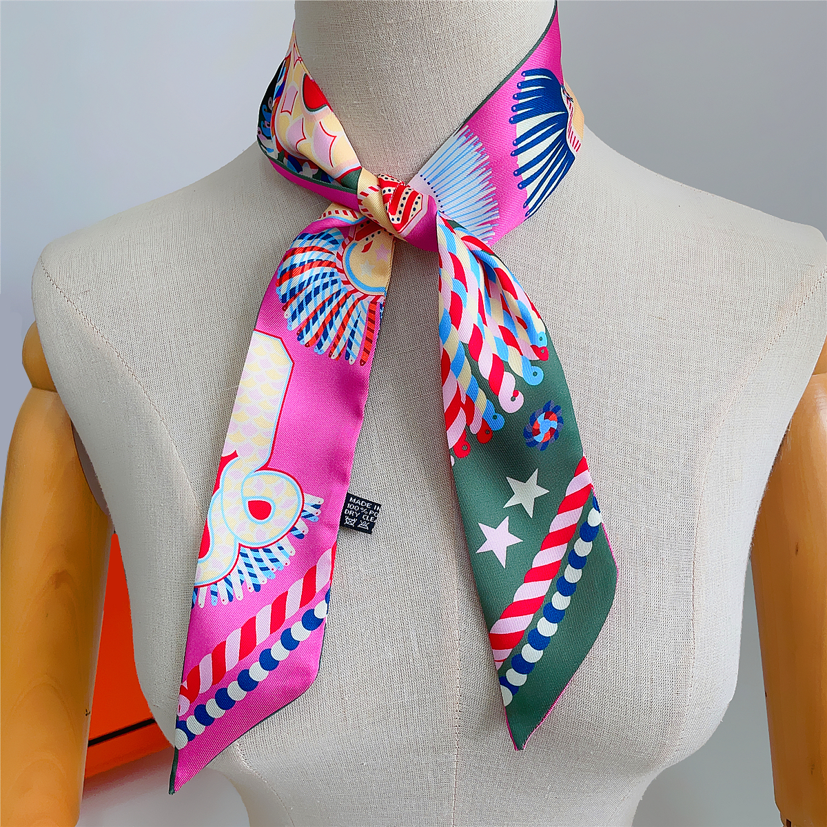 Brand Design Twill 100% Silk S - Face Scarf Mask 评论和价格