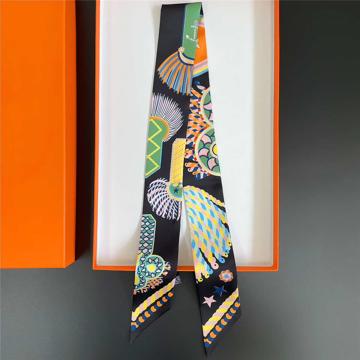 Brand Design Twill 100% Silk S - Face Scarf Mask 评论和价格