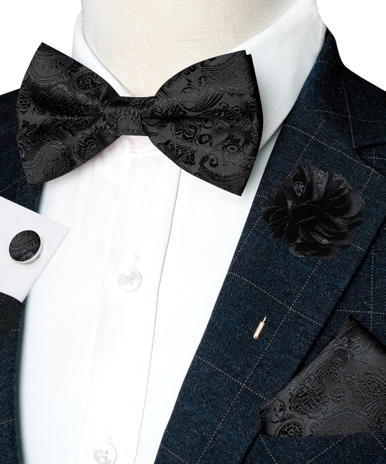 Paisley Pre-tied Bow Tie and P - Pocket Square Set 评论和价格
